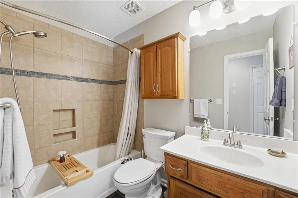 7328 N Oakland Avenue — photo 29