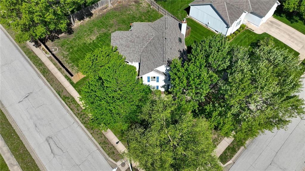 7328 N Oakland Avenue — photo 35