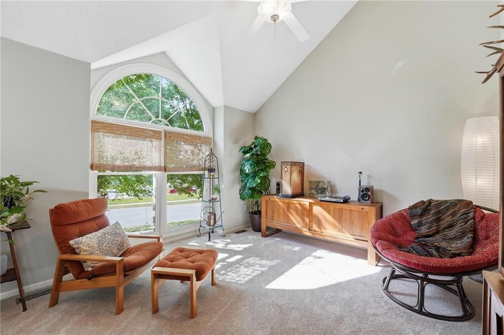 7328 N Oakland Avenue — photo 5