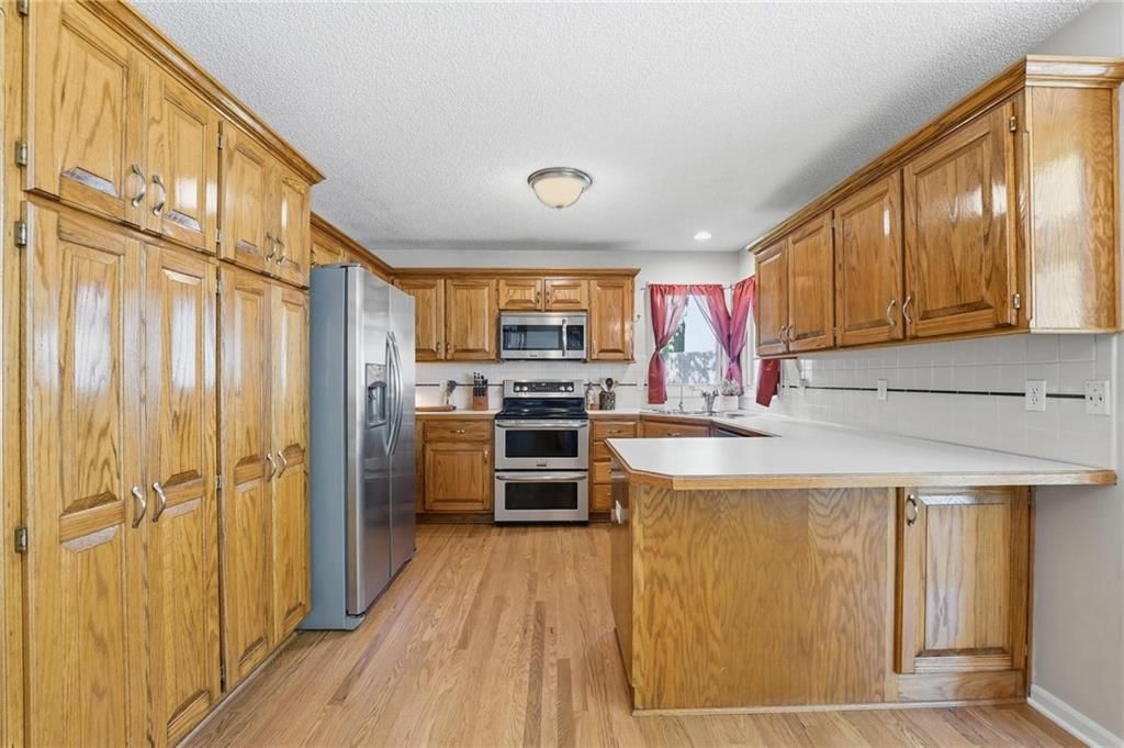 7328 N Oakland Avenue — photo 6