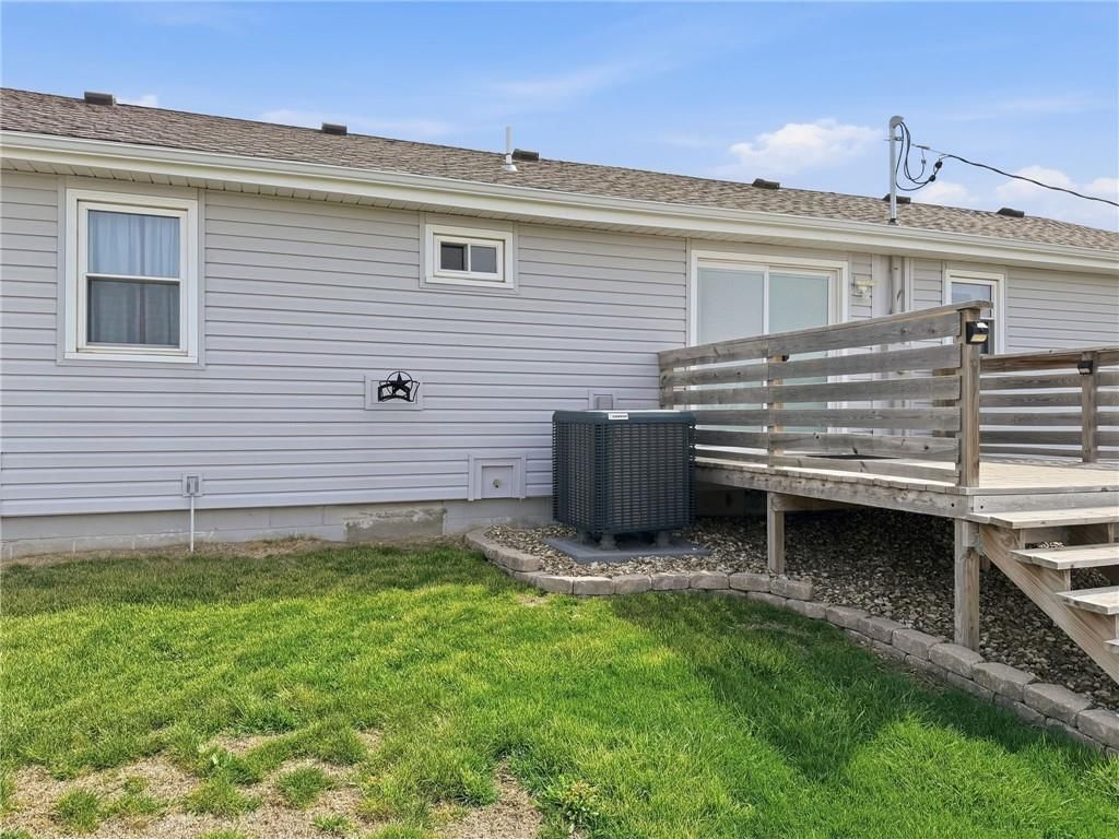 1002 S Hughes Street — photo 10