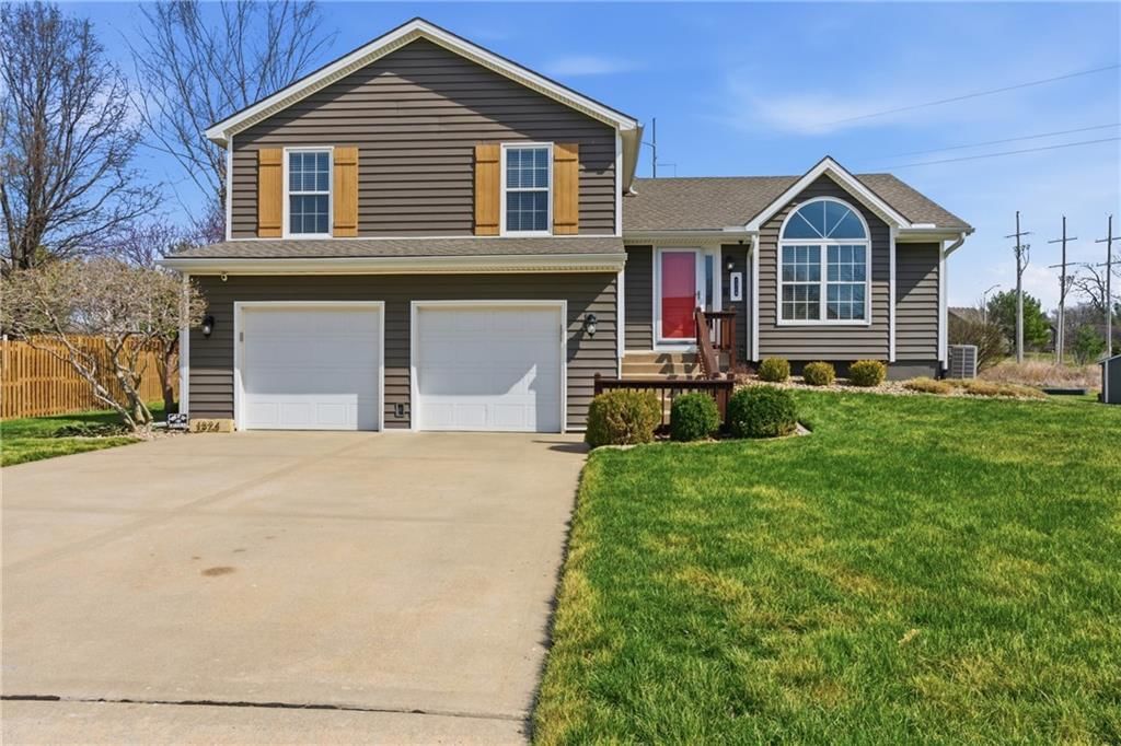 1324 NE 105th Terrace, Kansas City, MO