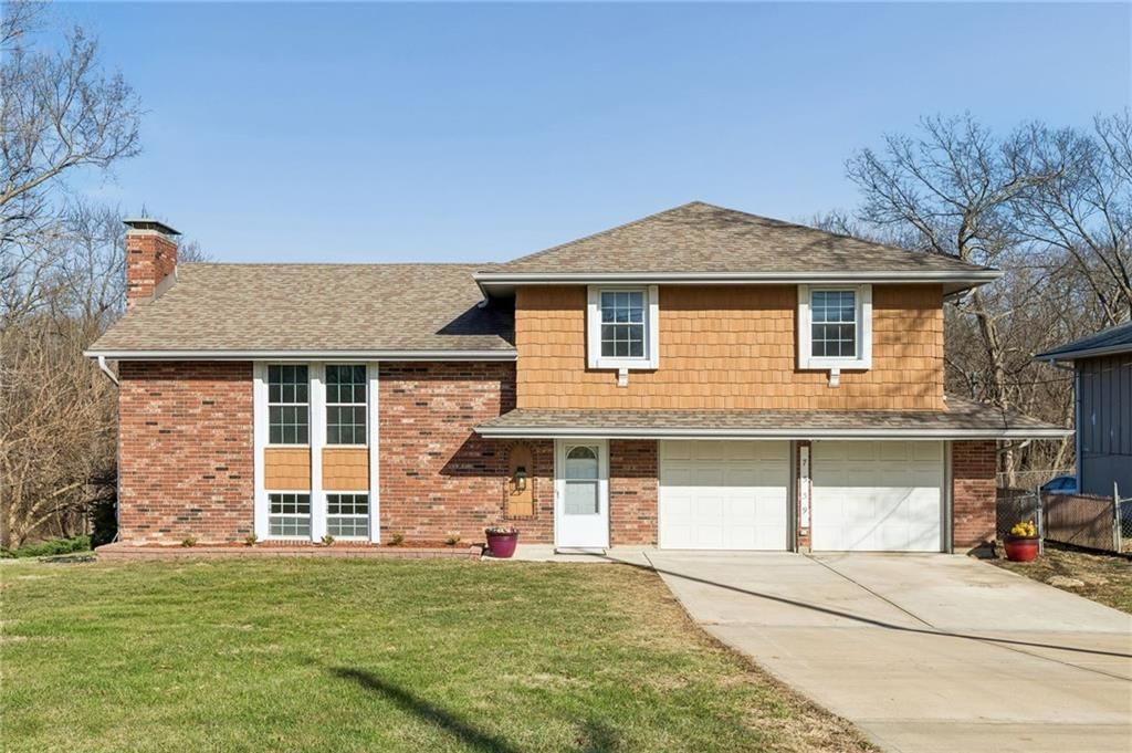 7539 Westridge Road, Raytown, MO