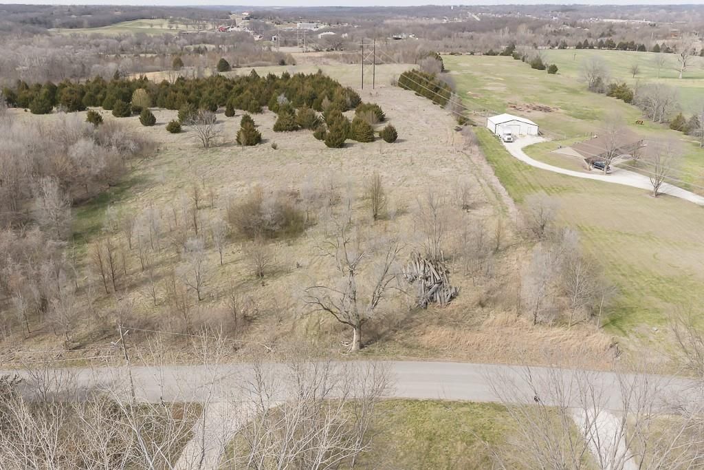 14000 Stillwell Road, Bonner Springs, KS