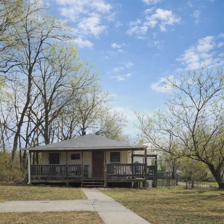 40 Munger Avenue, Kansas City, MO