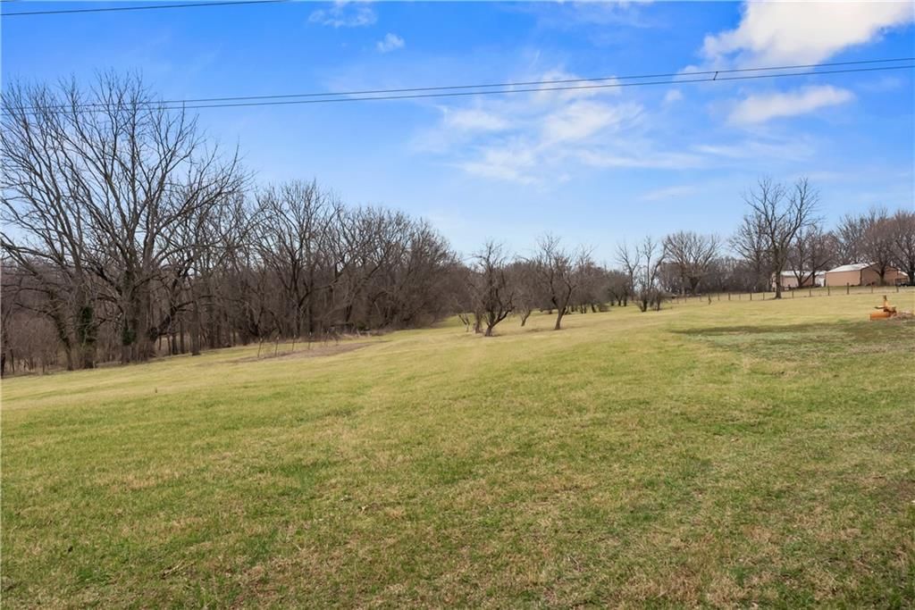 26612 E BLUE MILLS Road — photo 48