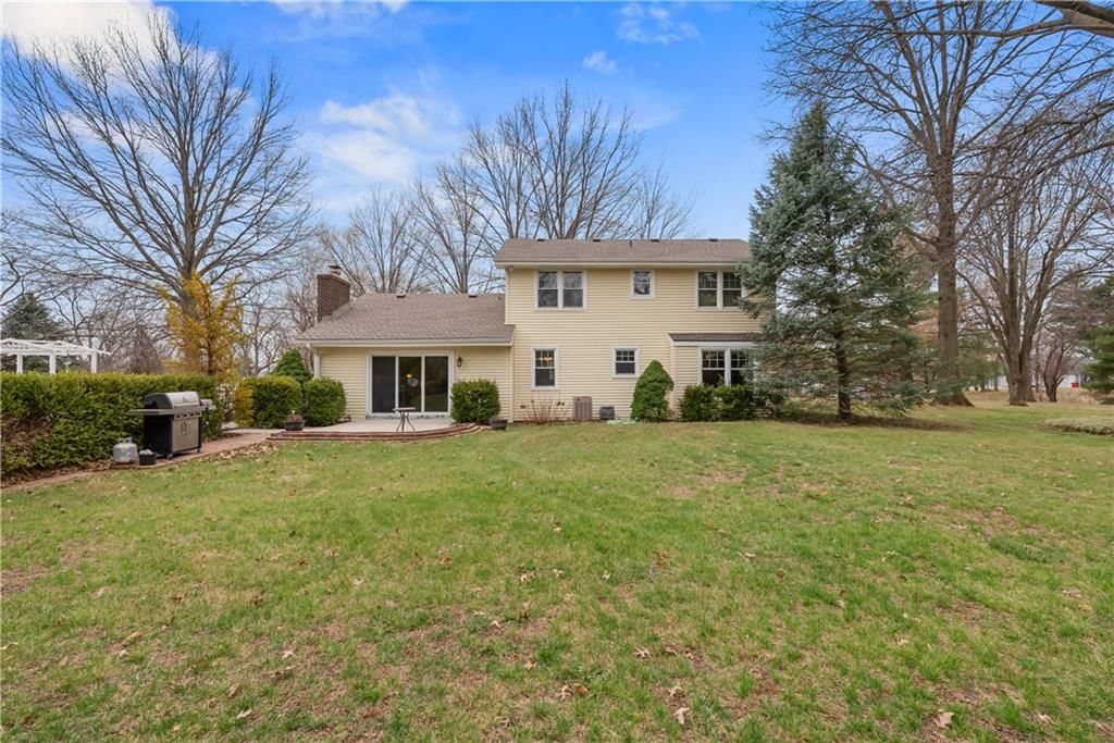 26612 E BLUE MILLS Road — photo 49