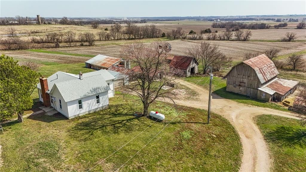 451 N 200 Road, Overbrook