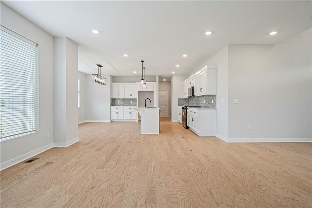 354 SW Chavis Drive — photo 4