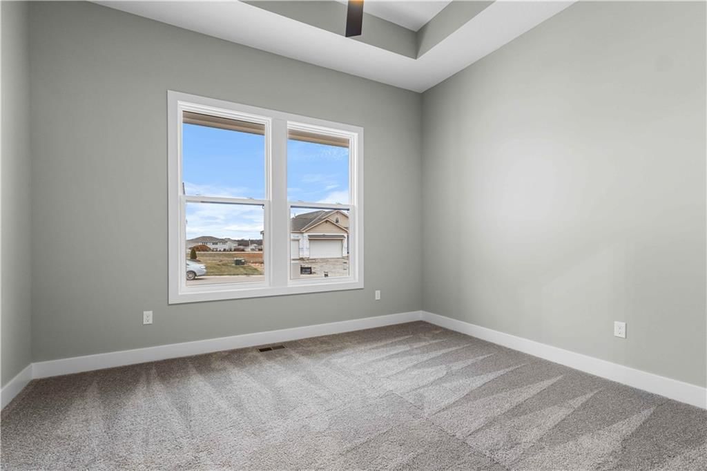 4524 SW Berkshire Drive — photo 3