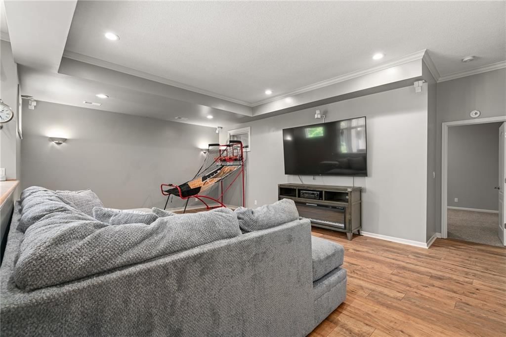 8709 Pine Street — photo 31