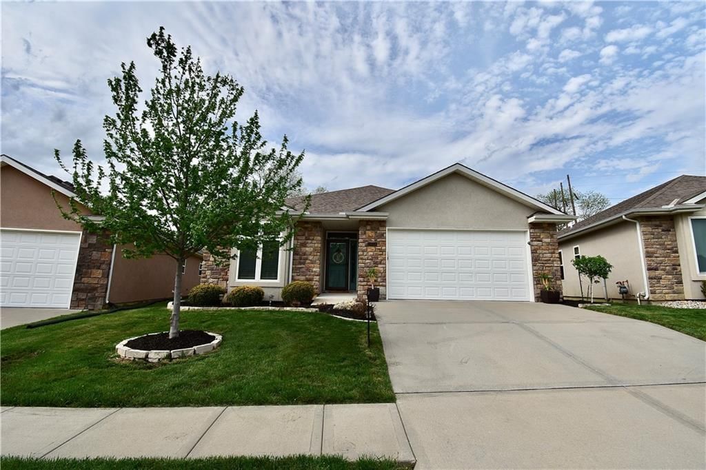 1928 Carter Court, Liberty, MO