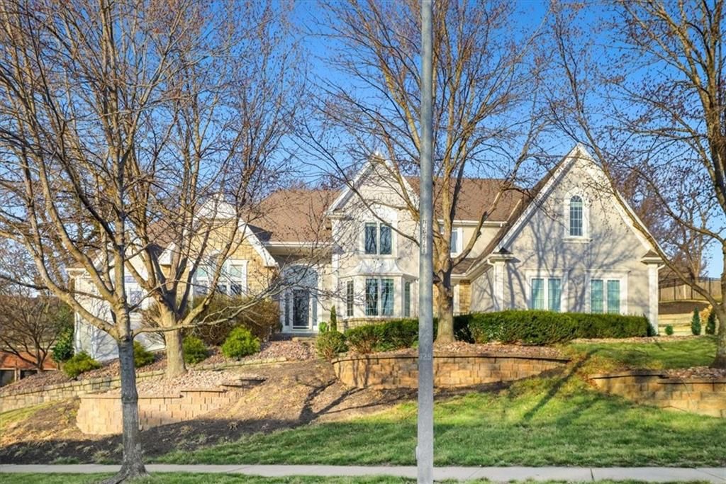 5929 N Mattox Road, Kansas City, MO