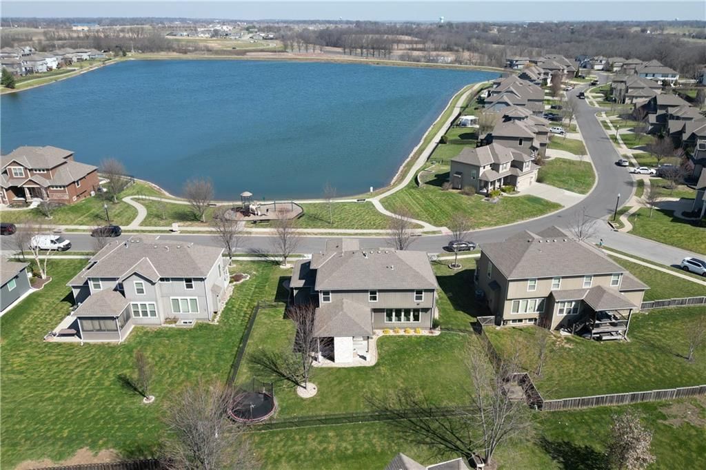 104 SW Shores Drive, Lee's Summit, MO