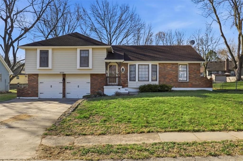 6705 E 126th Street, Grandview, MO