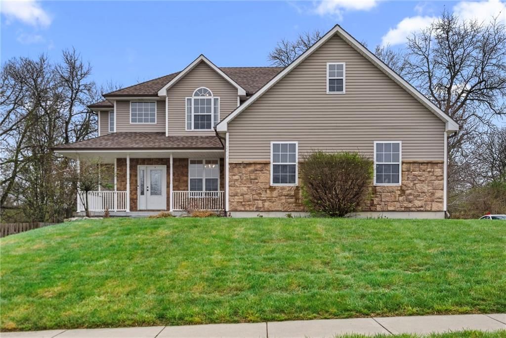 2213 SW Chase Drive, Lee's Summit, MO