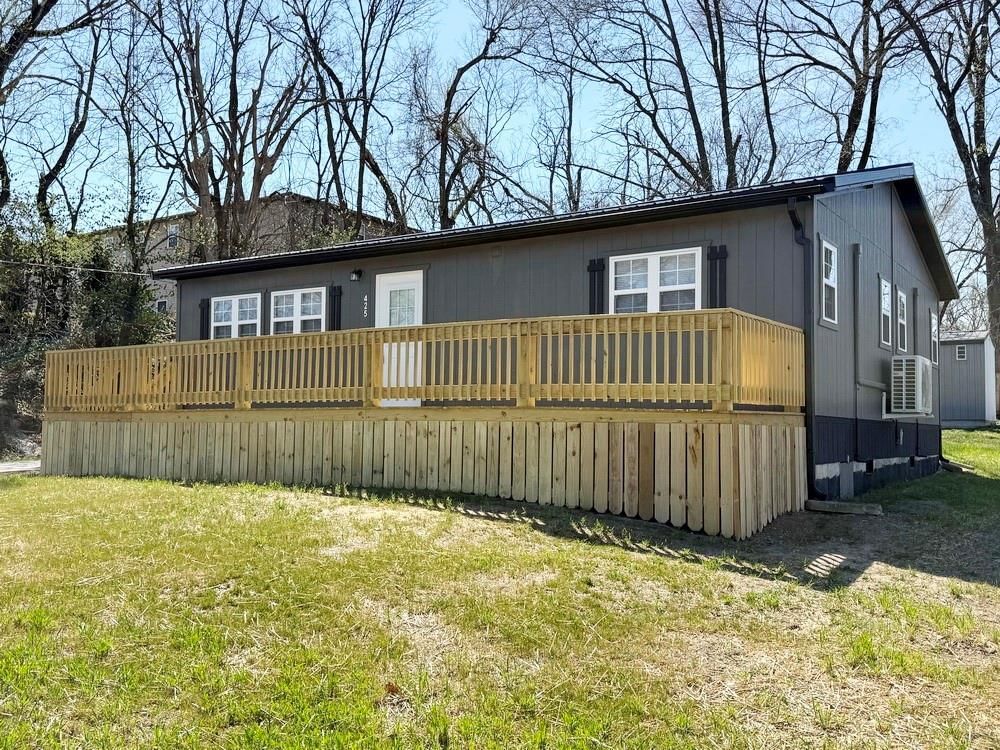 425 Pine Street, Osceola