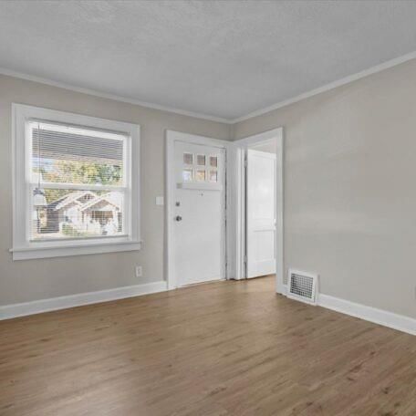 4025 AGNES Avenue — photo 4