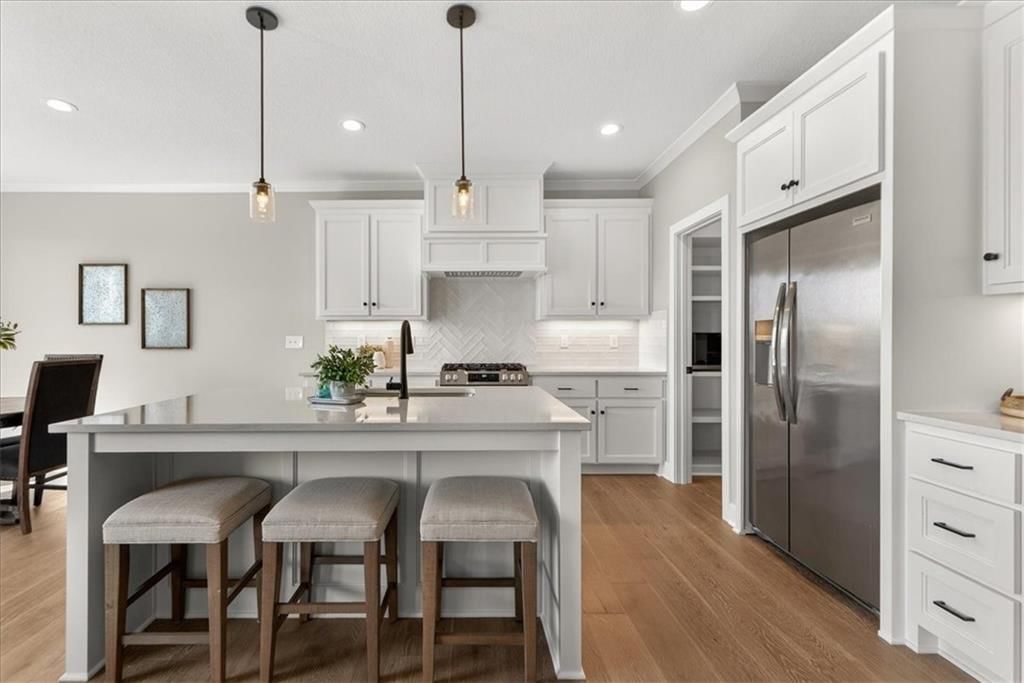 25039 W 94th Terrace, Lenexa, KS