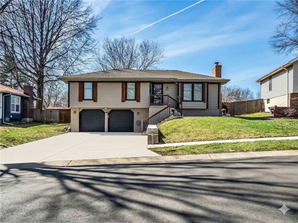 801 SW 29TH Street, Blue Springs, MO