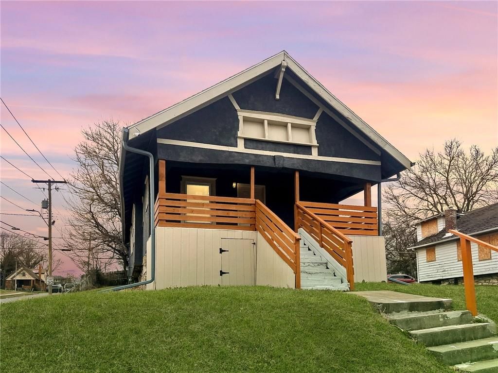 4242 College Avenue, Kansas City, MO
