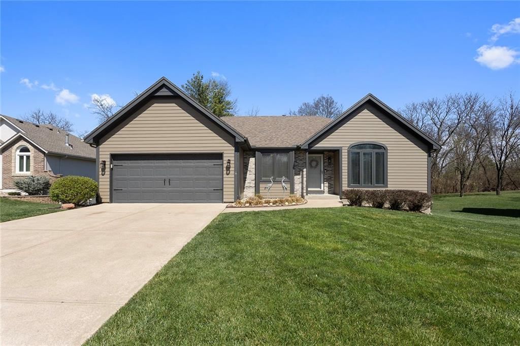 1249 SW Crossing Drive, Lee's Summit, MO