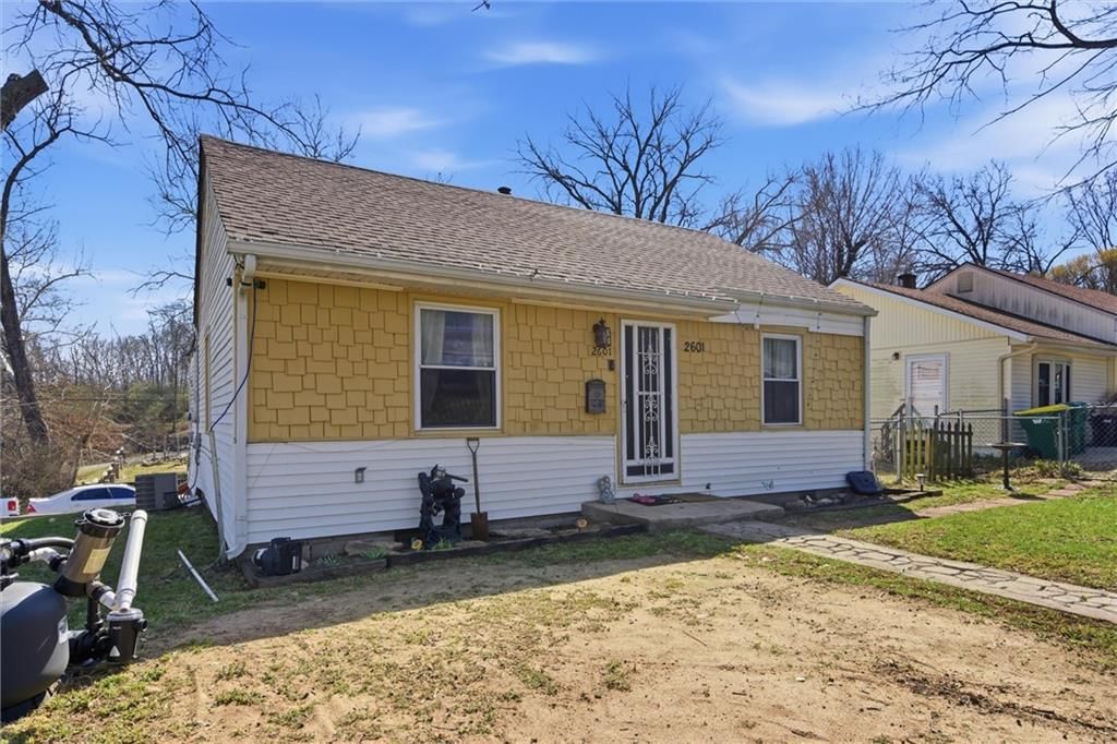2601 S 28th Street — photo 3