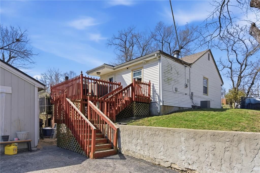 2601 S 28th Street — photo 25