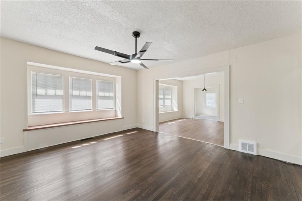 6046 Swope Parkway — photo 8