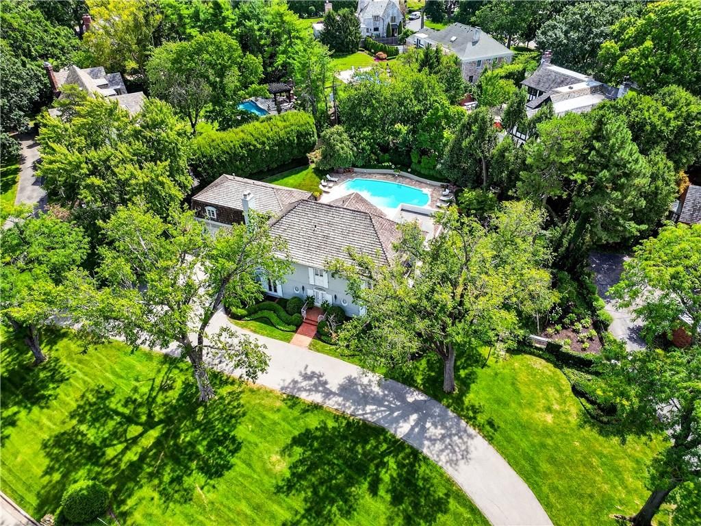 2835 Verona Road, Mission Hills, KS