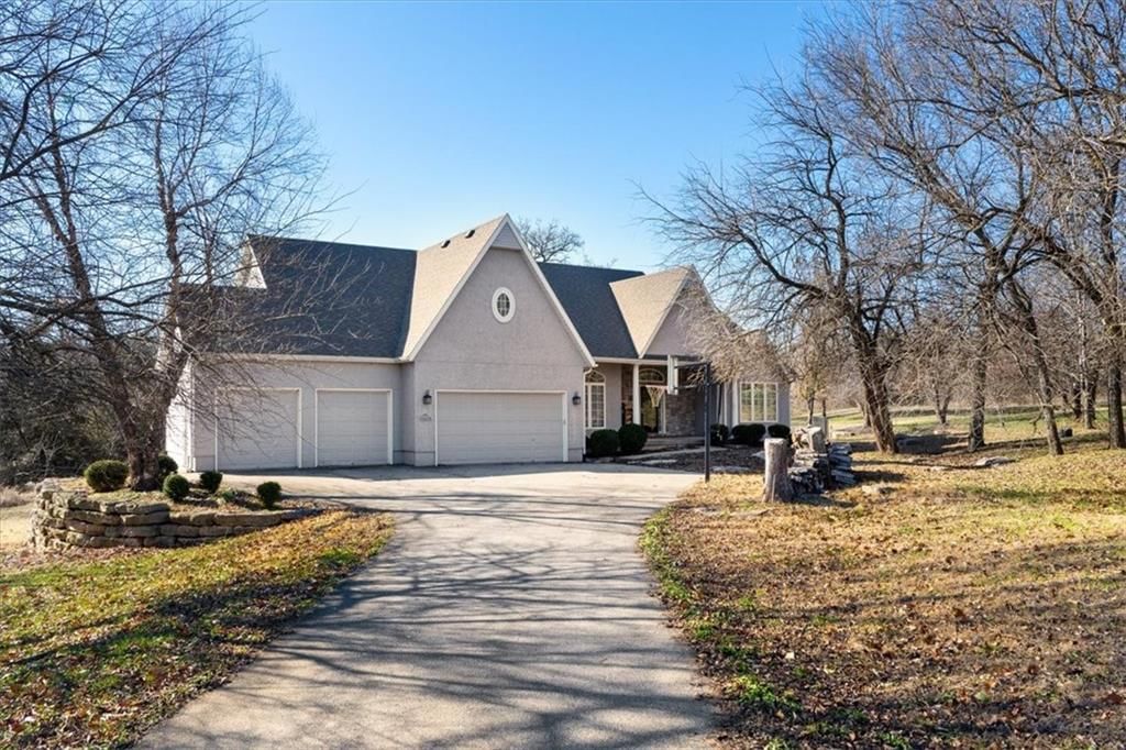 28098 Overbrook Road, Paola, KS