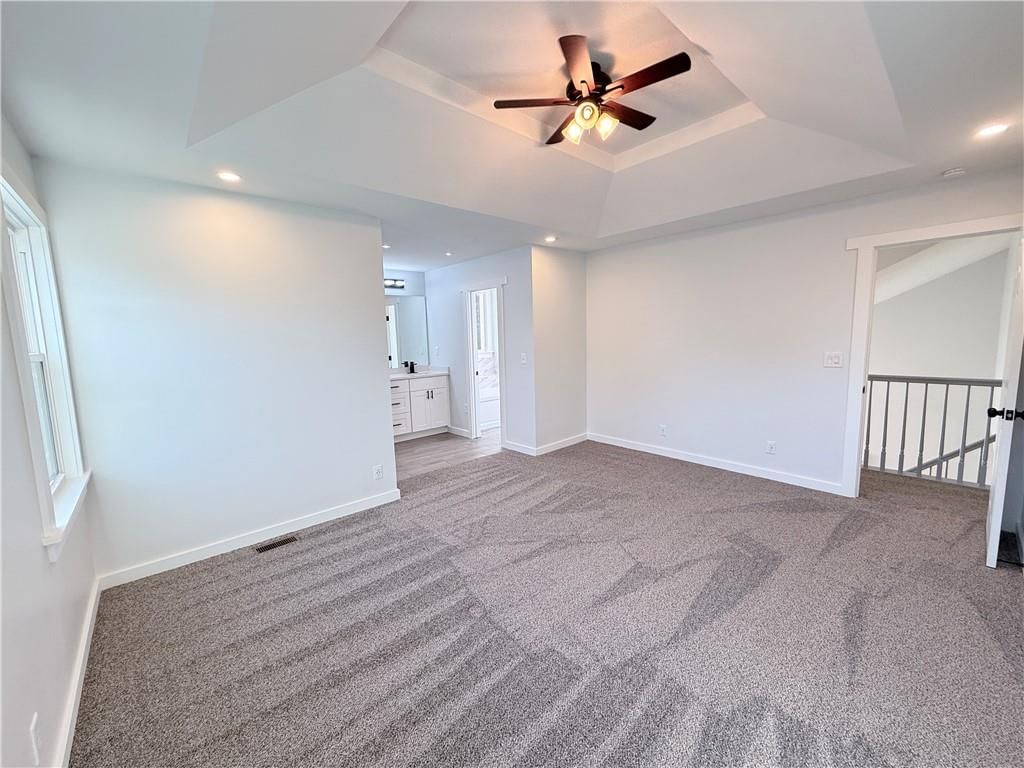 Photo 17 of 34 - 7115 N Corrington Avenue