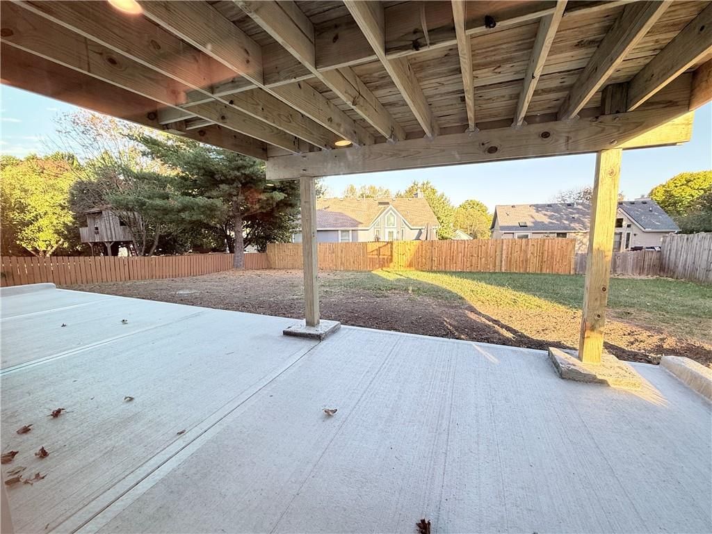 Photo 27 of 34 - 7115 N Corrington Avenue