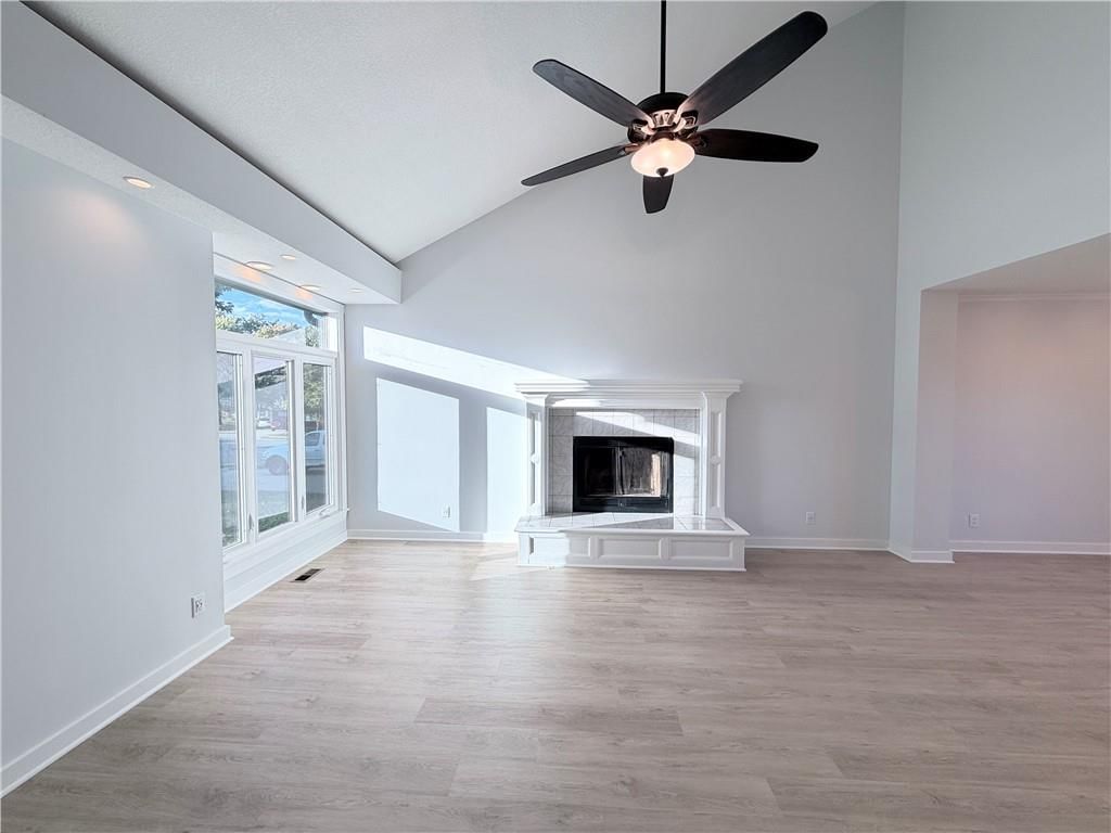 Photo 7 of 34 - 7115 N Corrington Avenue