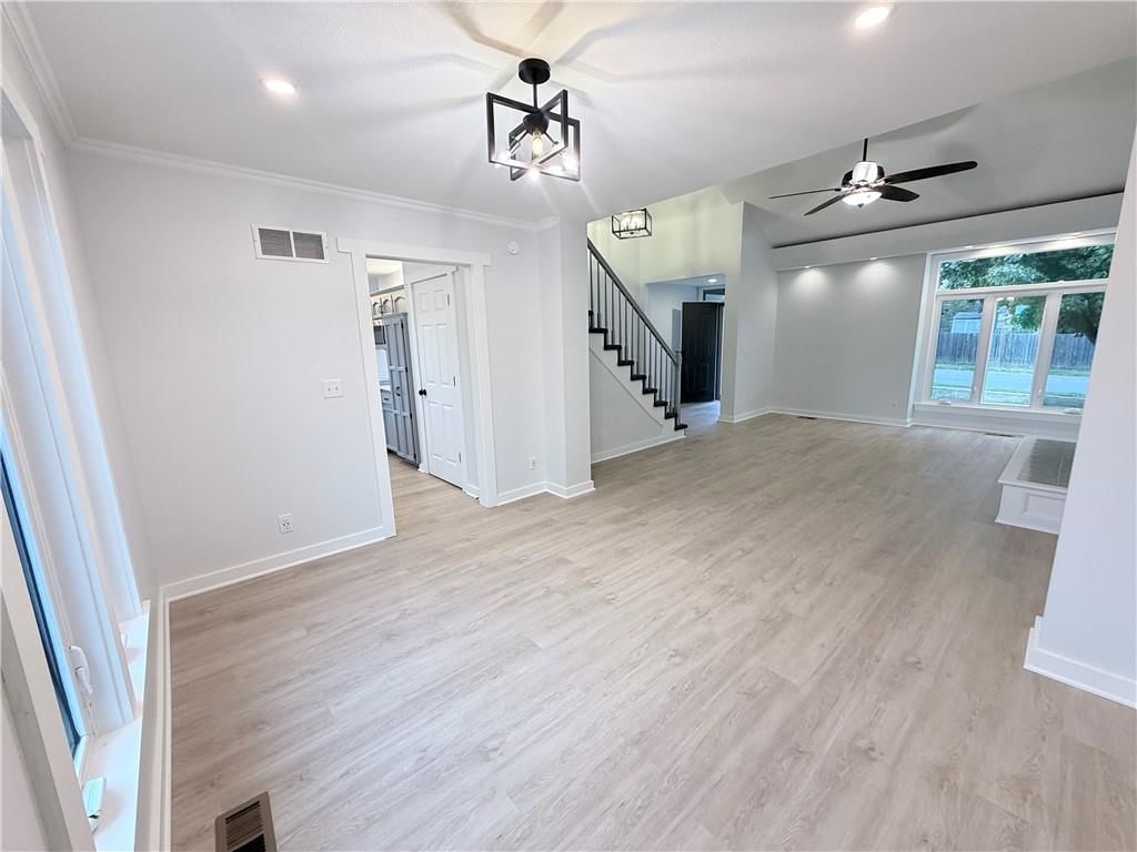 Photo 9 of 34 - 7115 N Corrington Avenue