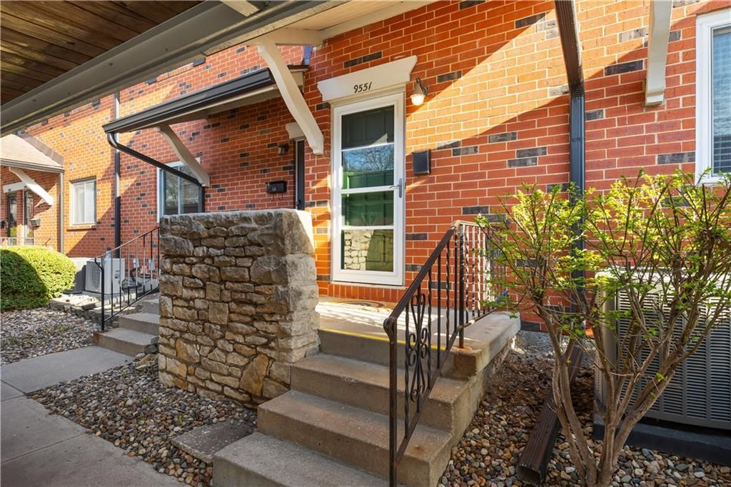 9551 Outlook Drive, Overland Park, KS