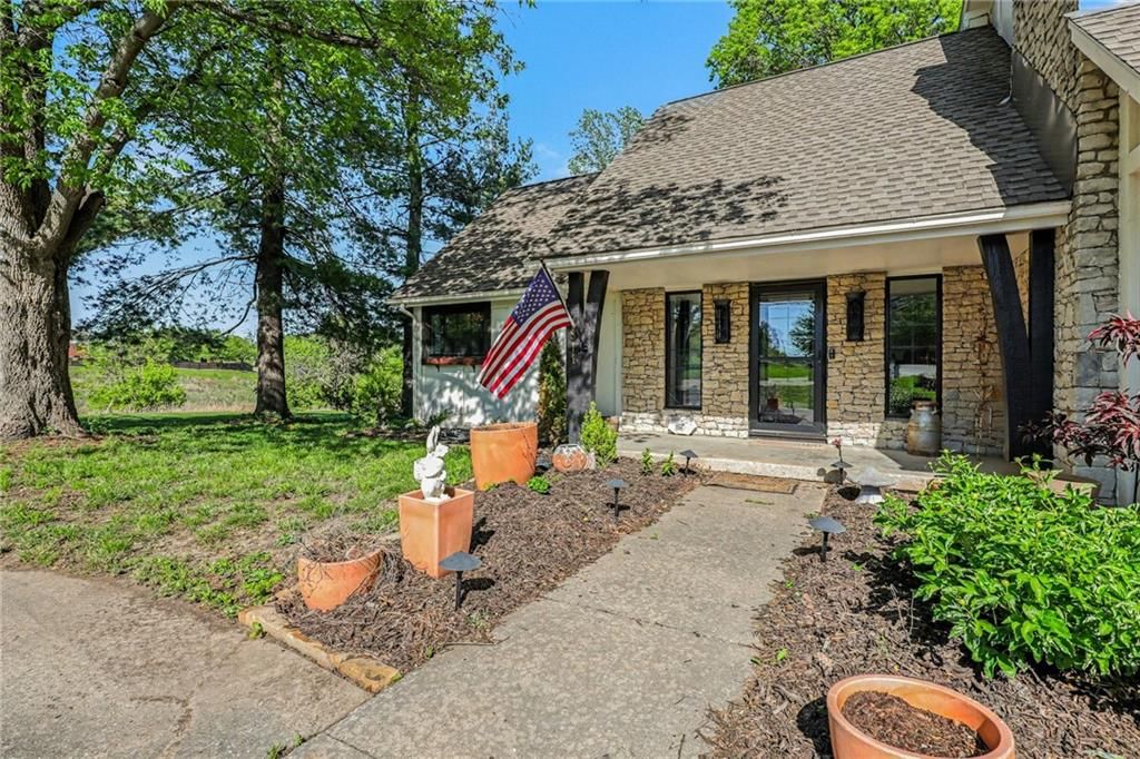 4811 Lees Summit Road, Kansas City, MO