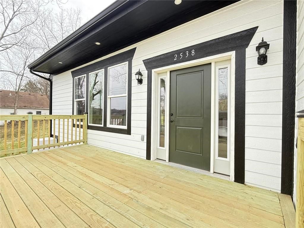 2538 Roe Lane, Kansas City, KS