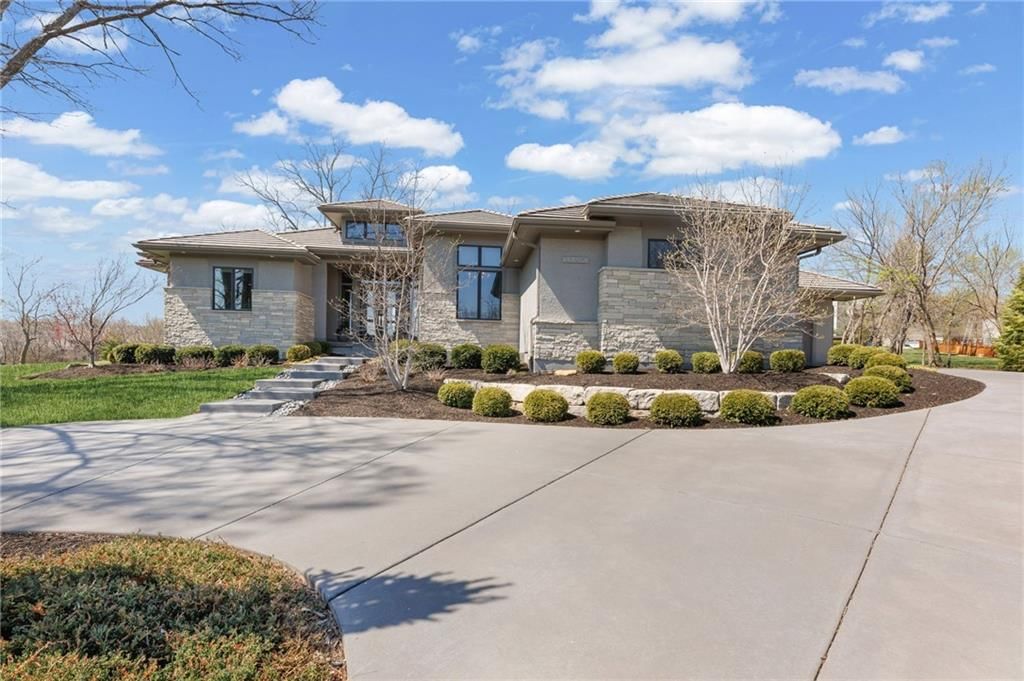 4140 W 151st Street, Leawood, KS