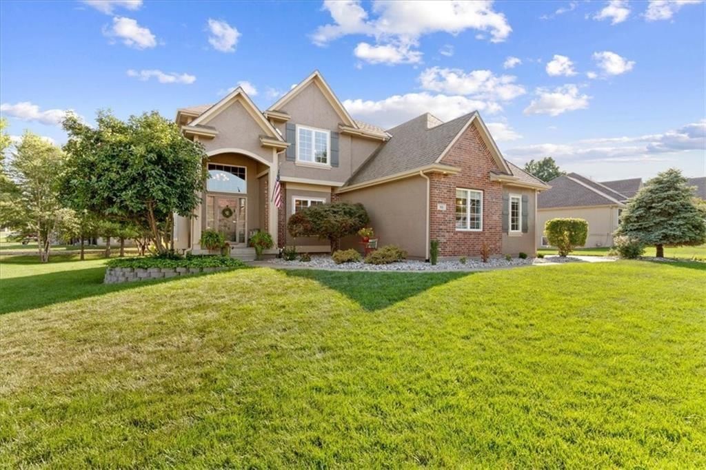 901 SW Drake Drive, Lee's Summit, MO