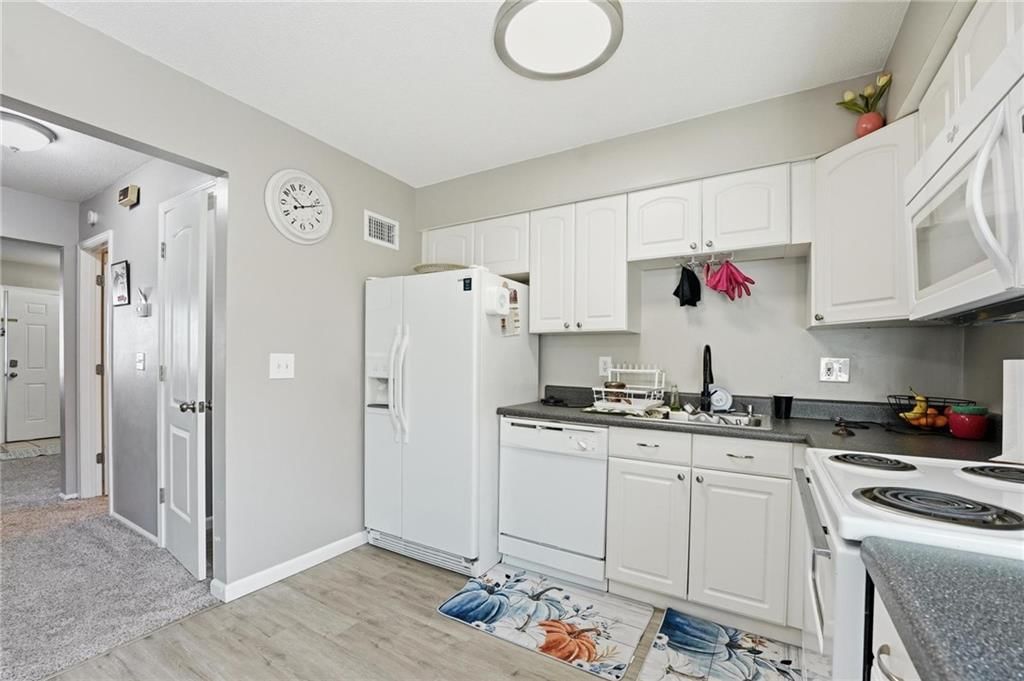10027 W 52nd Street — photo 7