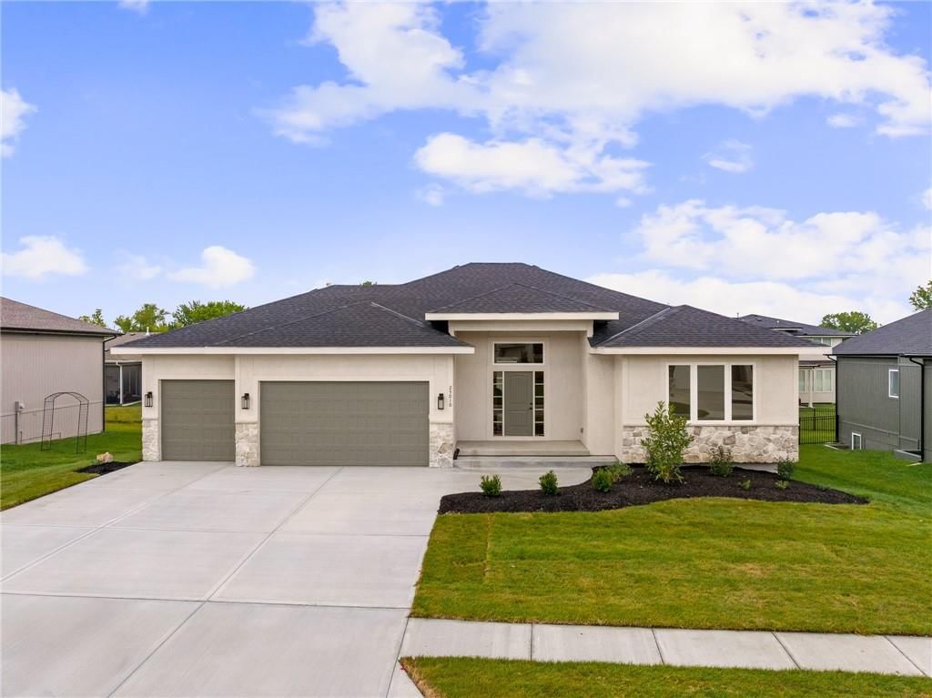 25010 W 89th Terrace, Lenexa, KS