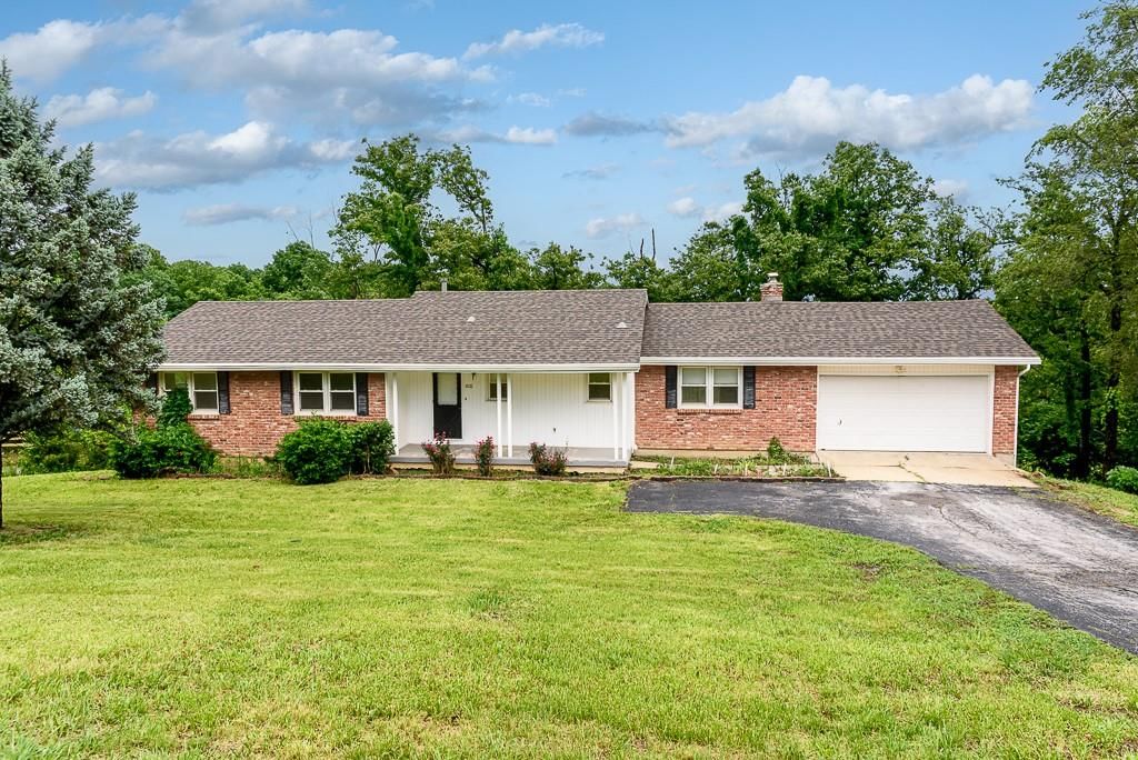 1021 Kouns Lane, Edwardsville, KS