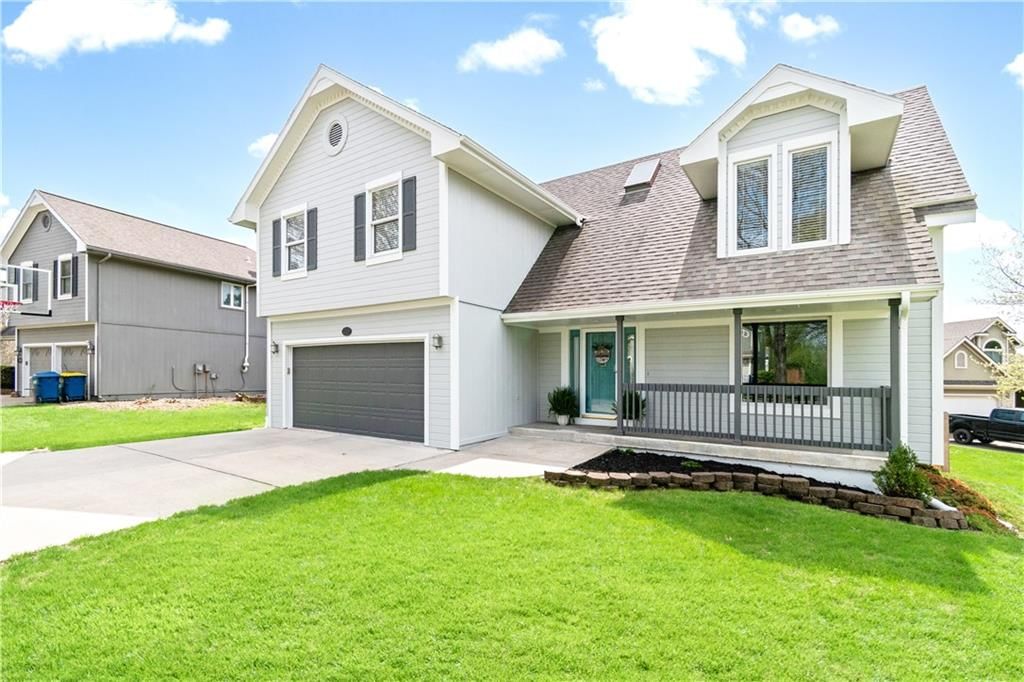 1201 Aspen Drive, Smithville, MO