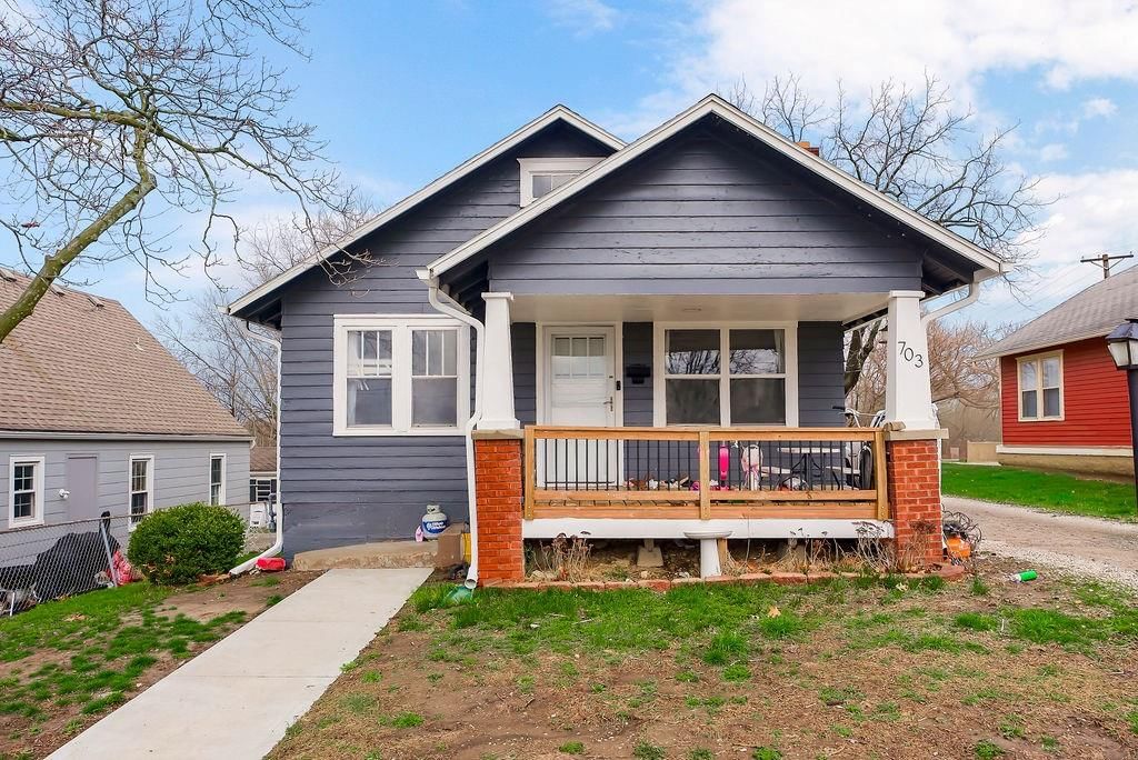 703 E Oak Street, Pleasant Hill, MO