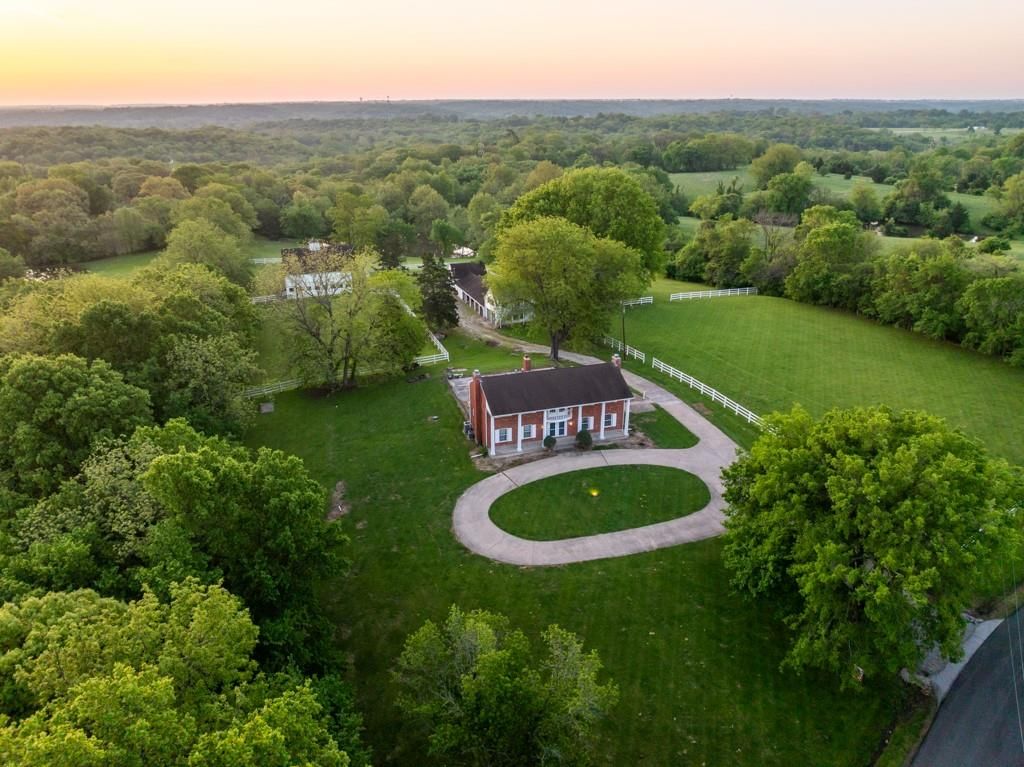 6701 Rickey Road, Kansas City, MO