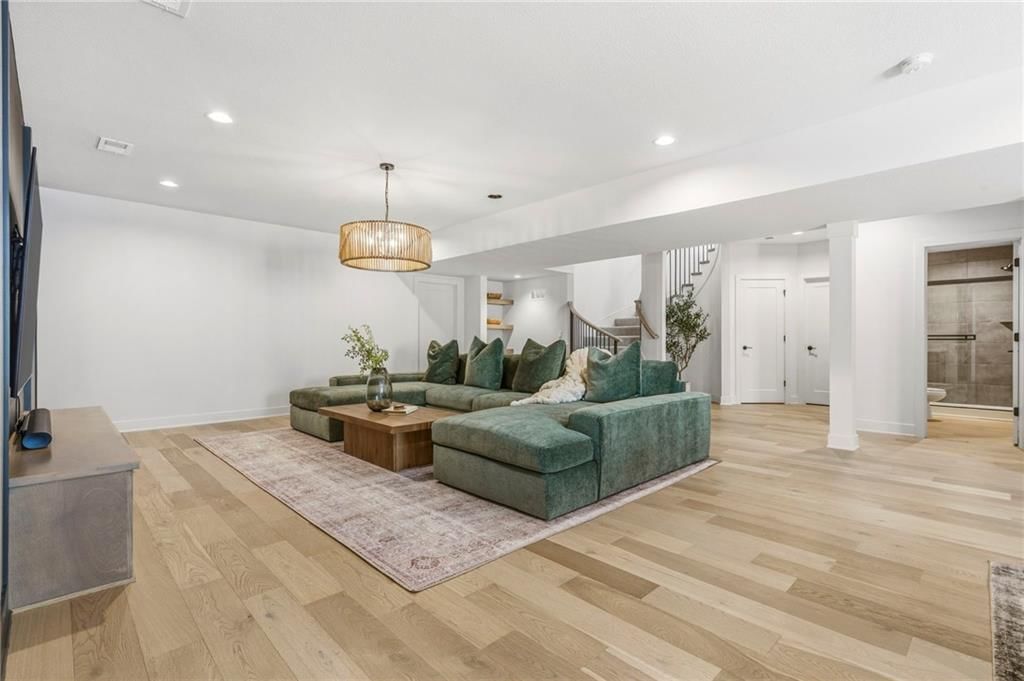16920 Rosehill Street — photo 32