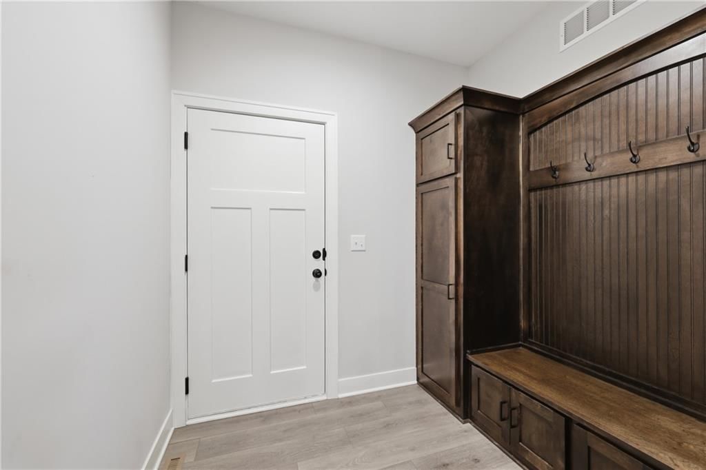 808 W Solomon Drive — photo 13
