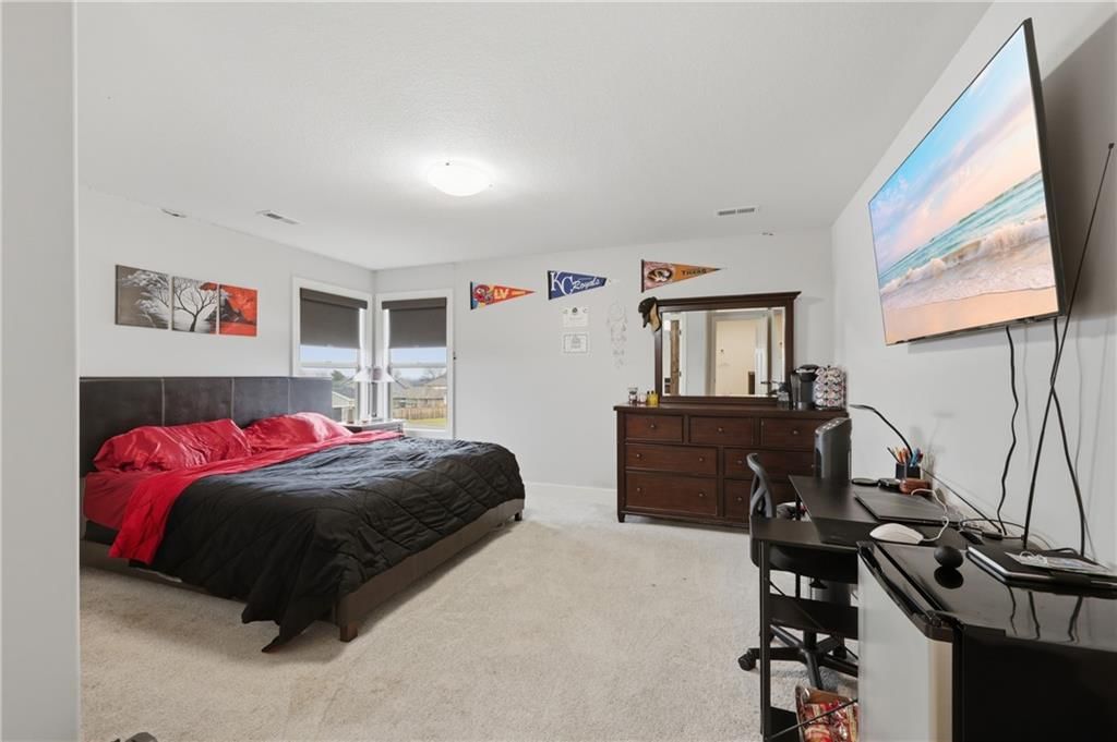 808 W Solomon Drive — photo 29