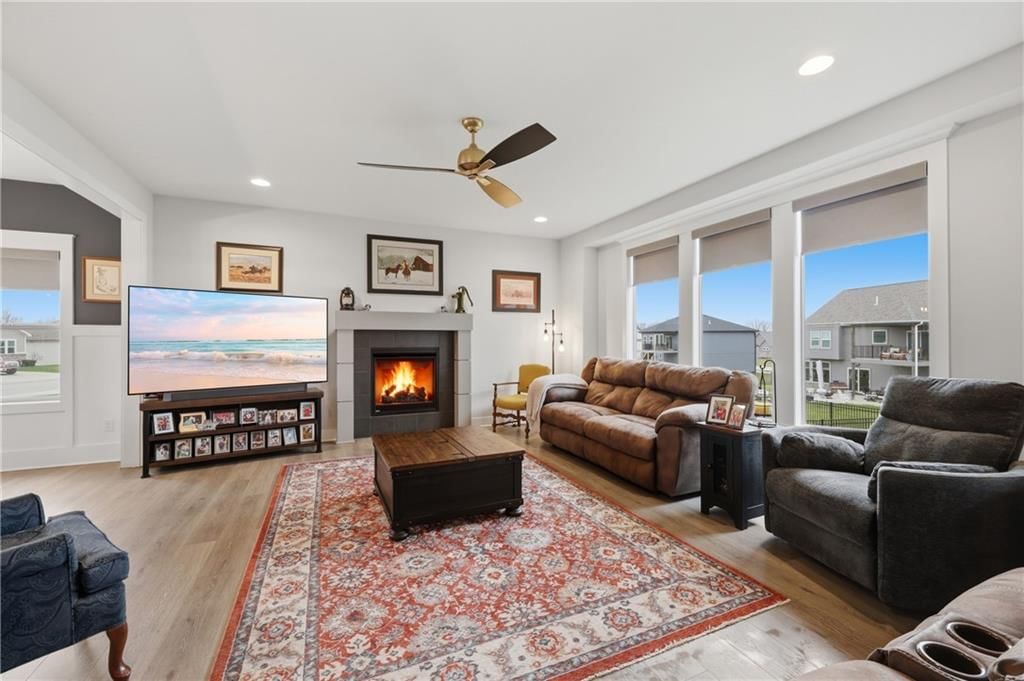 808 W Solomon Drive — photo 7